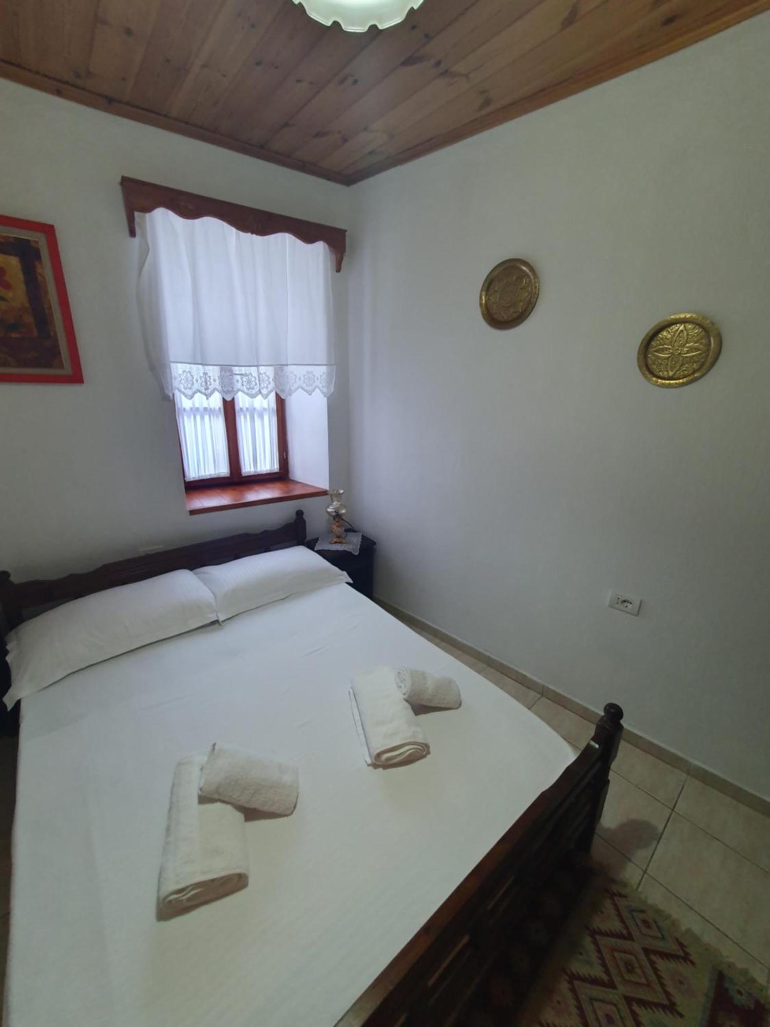 Santa Room-Old Bazaar Center-Gjirokaster Bagian luar foto