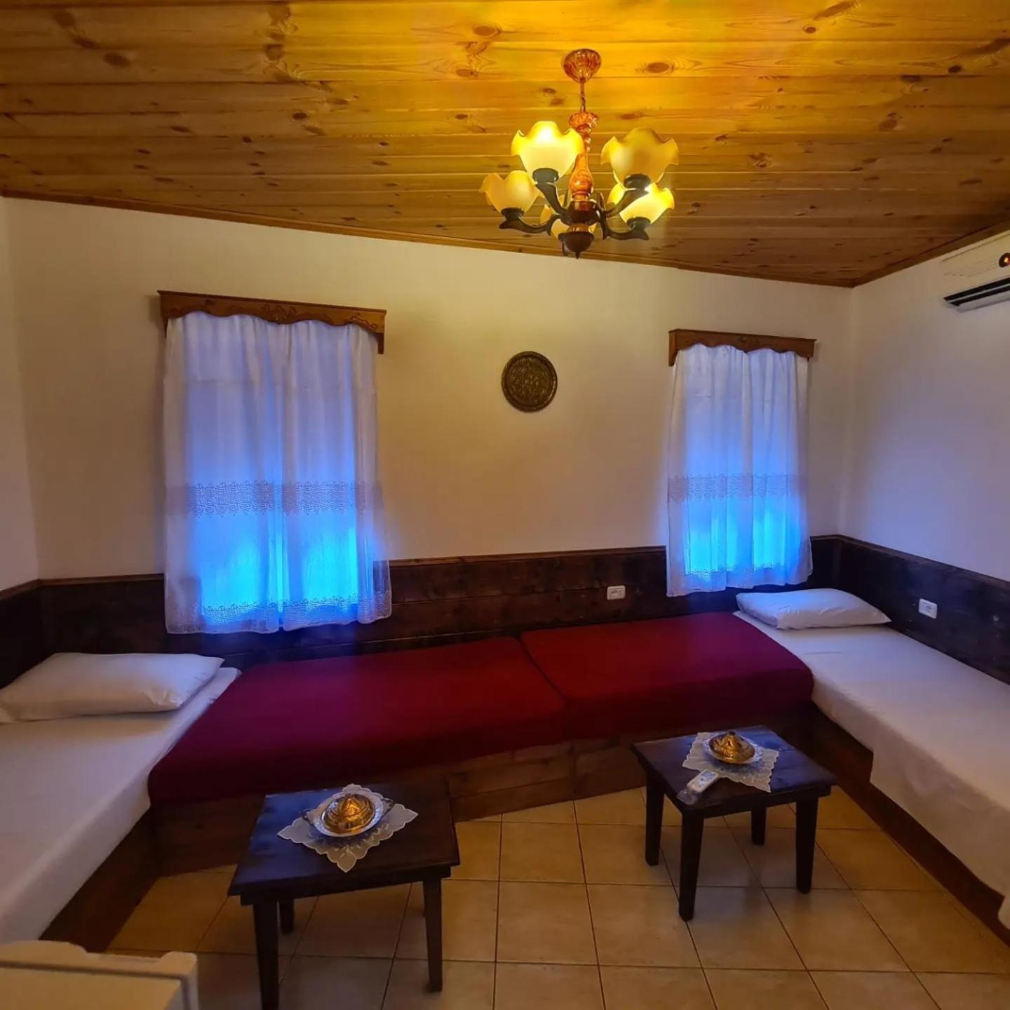 Santa Room-Old Bazaar Center-Gjirokaster Bagian luar foto